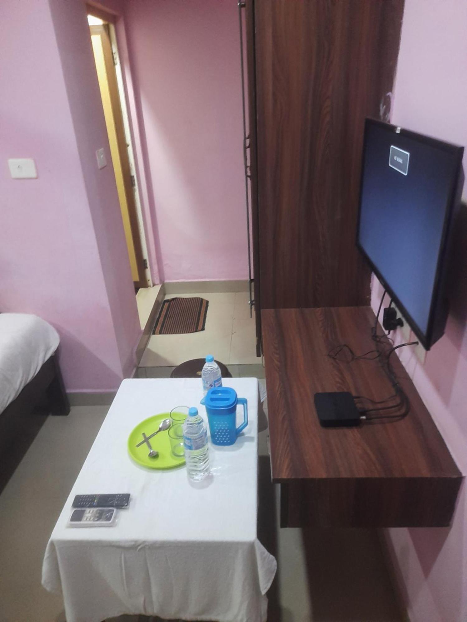 Skyway Rooms Пудучеррі Екстер'єр фото